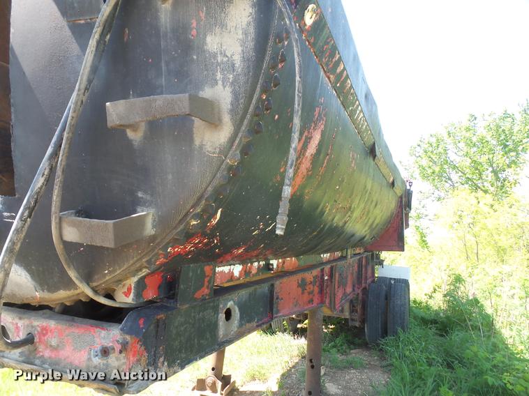 image for item DA6265 1999 shop built barrel bed trailer