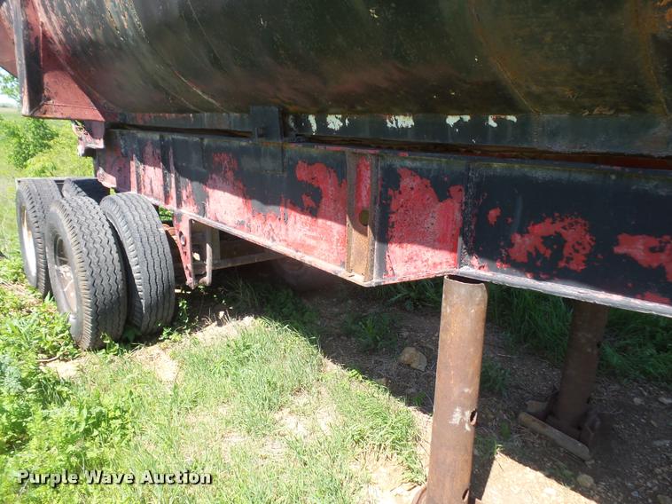 image for item DA6265 1999 shop built barrel bed trailer