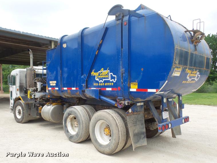 image for item DA6295 1998 Peterbilt 320 refuse truck