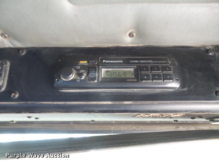 image for item DA6295 1998 Peterbilt 320 refuse truck