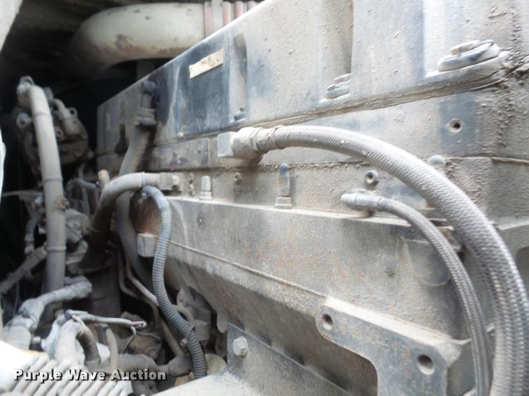 image for item DA6295 1998 Peterbilt 320 refuse truck