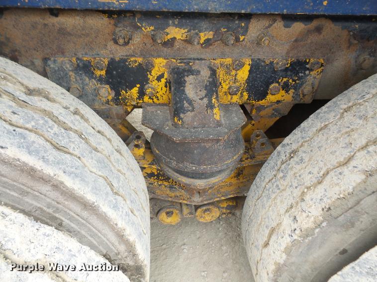 image for item DA6295 1998 Peterbilt 320 refuse truck