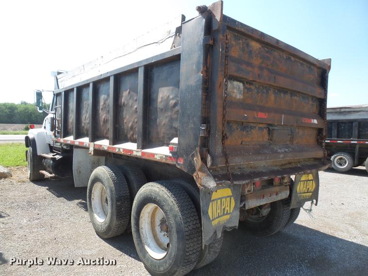 image for item DA6318 1994 Ford LT8000 dump truck