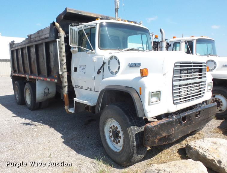 image for item DA6318 1994 Ford LT8000 dump truck