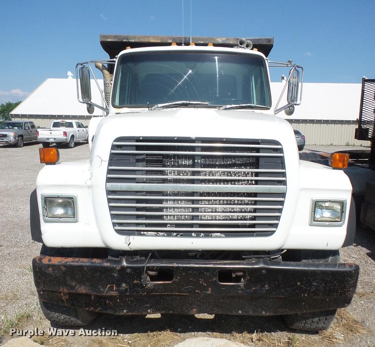image for item DA6318 1994 Ford LT8000 dump truck