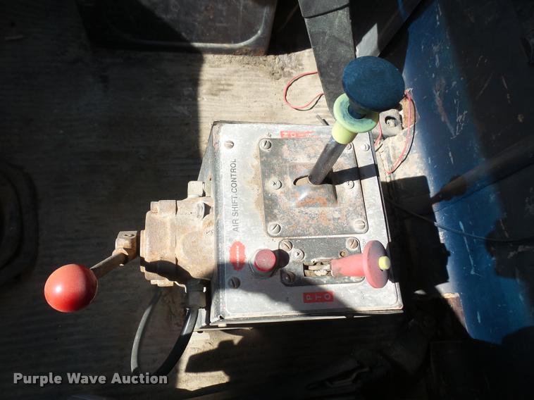 image for item DA6318 1994 Ford LT8000 dump truck