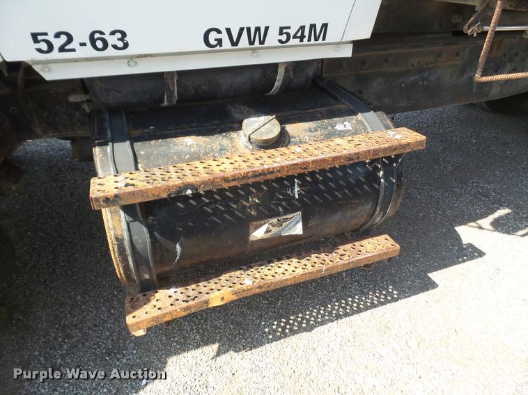 image for item DA6318 1994 Ford LT8000 dump truck