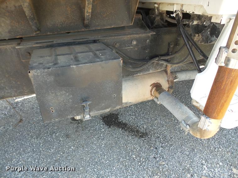 image for item DA6318 1994 Ford LT8000 dump truck