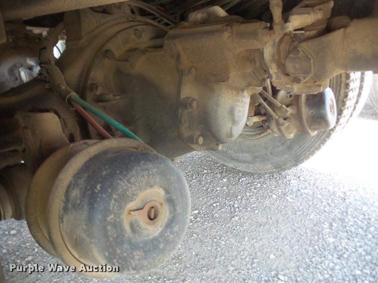 image for item DA6318 1994 Ford LT8000 dump truck