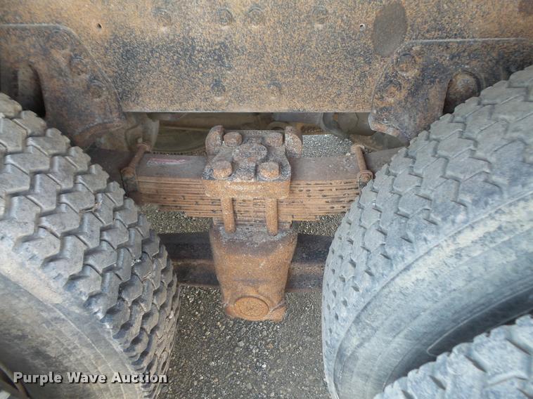 image for item DA6318 1994 Ford LT8000 dump truck