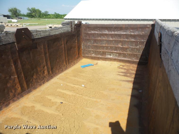 image for item DA6318 1994 Ford LT8000 dump truck