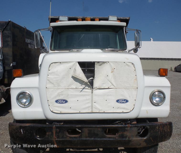 image for item DA6319 1987 Ford LT9000 dump truck
