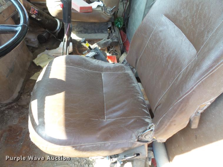 image for item DA6319 1987 Ford LT9000 dump truck