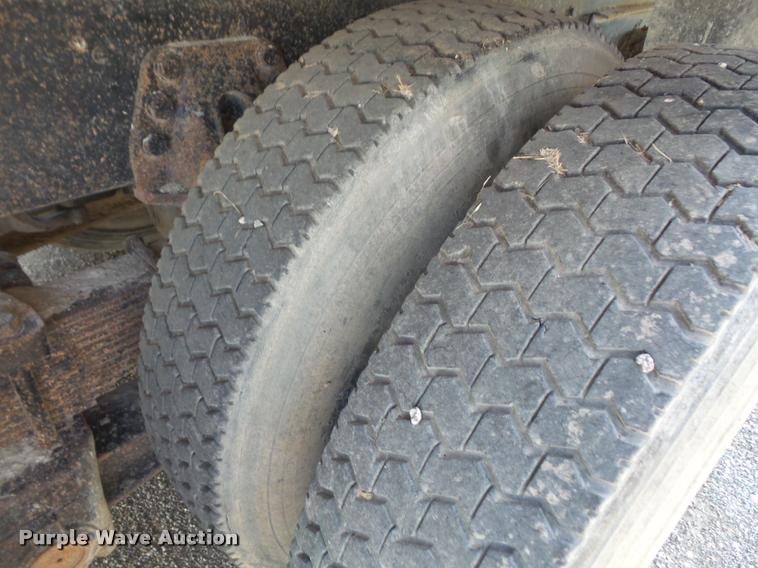 image for item DA6319 1987 Ford LT9000 dump truck