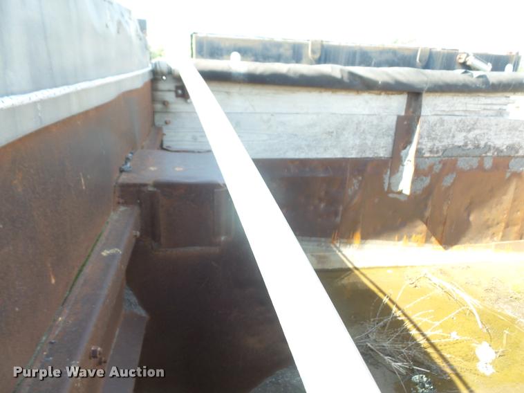 image for item DA6319 1987 Ford LT9000 dump truck