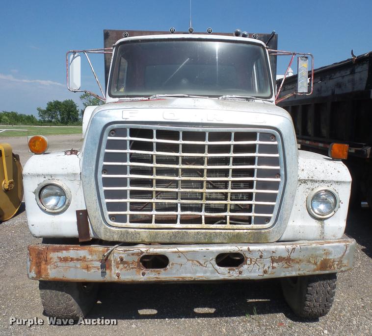 image for item DA6320 1970 Ford 9000 tank truck