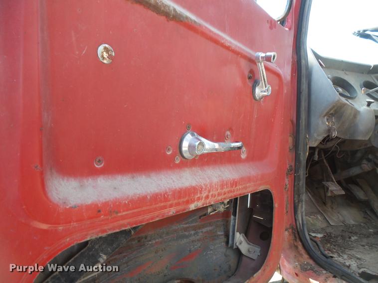 image for item DA6320 1970 Ford 9000 tank truck