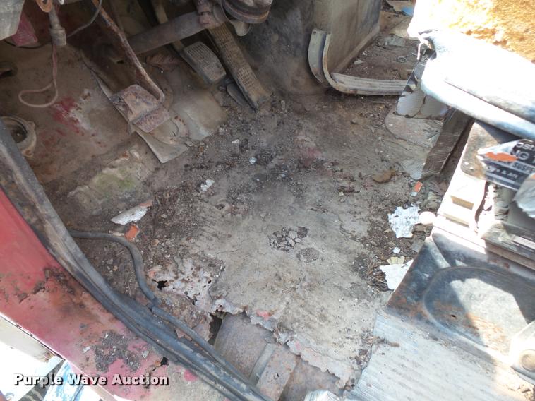 image for item DA6320 1970 Ford 9000 tank truck