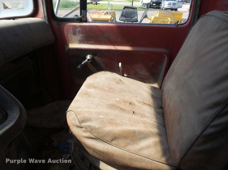 image for item DA6320 1970 Ford 9000 tank truck