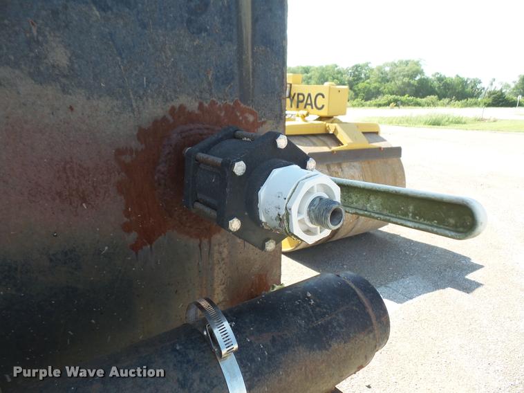 image for item DA6320 1970 Ford 9000 tank truck