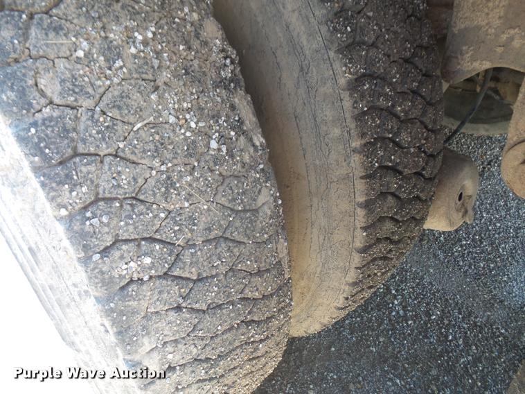 image for item DA6320 1970 Ford 9000 tank truck