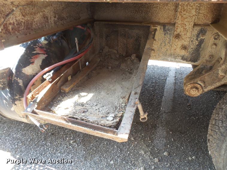 image for item DA6320 1970 Ford 9000 tank truck