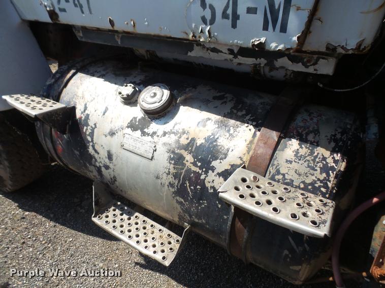 image for item DA6320 1970 Ford 9000 tank truck