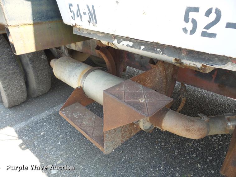 image for item DA6320 1970 Ford 9000 tank truck