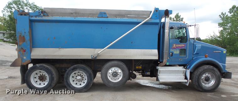 image for item DA6374 2008 Kenworth T800 dump truck