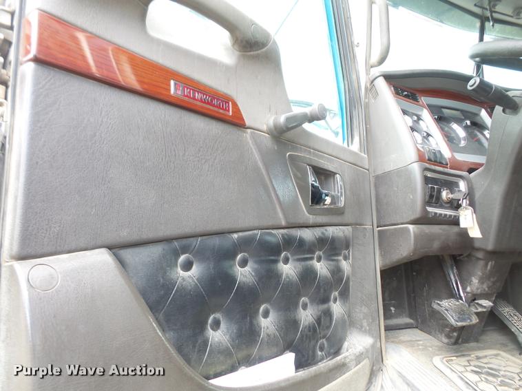 image for item DA6374 2008 Kenworth T800 dump truck