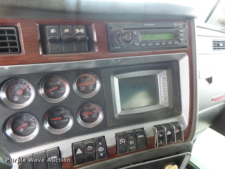 image for item DA6374 2008 Kenworth T800 dump truck