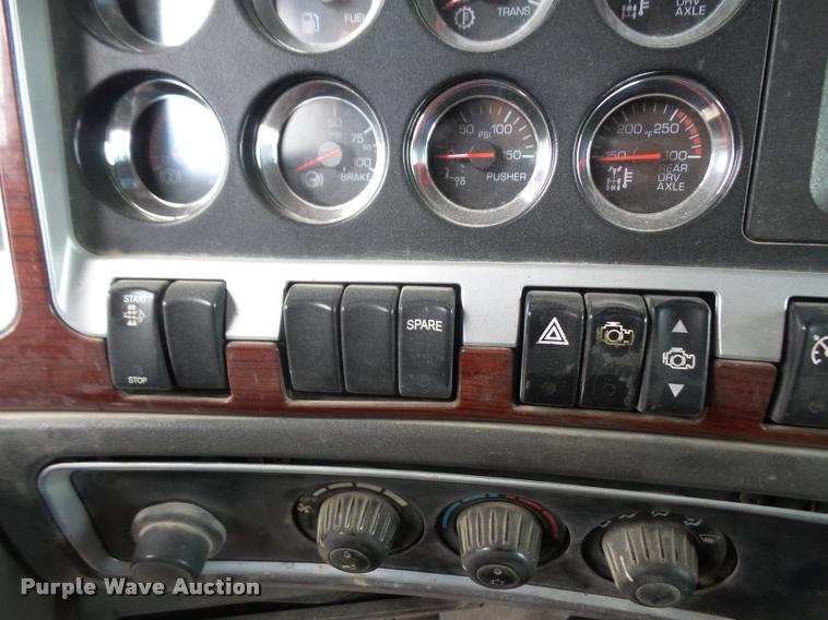 image for item DA6374 2008 Kenworth T800 dump truck