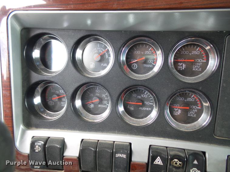 image for item DA6374 2008 Kenworth T800 dump truck