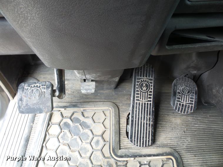 image for item DA6374 2008 Kenworth T800 dump truck