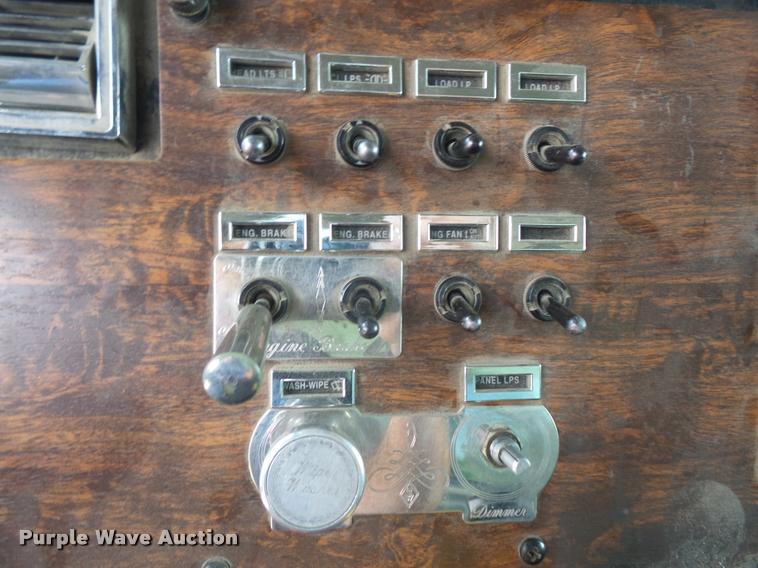 image for item DA6393 1997 Peterbilt 378 dump truck