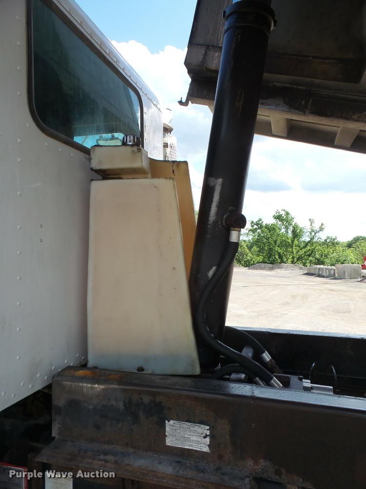 image for item DA6393 1997 Peterbilt 378 dump truck