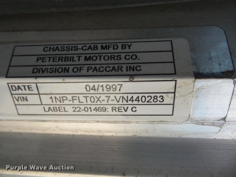 image for item DA6393 1997 Peterbilt 378 dump truck