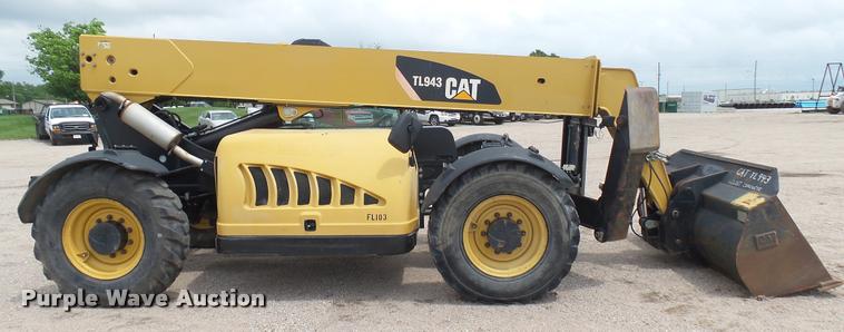 image for item DA7824 2007 Caterpillar TL943 telehandler