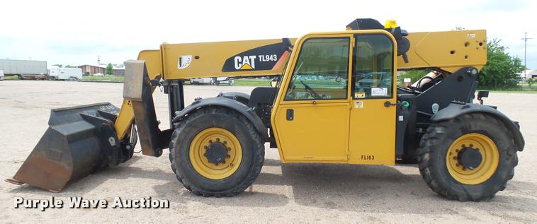 image for item DA7824 2007 Caterpillar TL943 telehandler