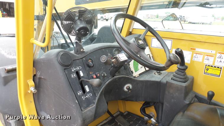 image for item DA7824 2007 Caterpillar TL943 telehandler