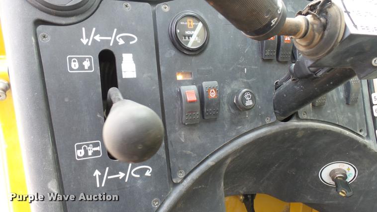 image for item DA7824 2007 Caterpillar TL943 telehandler