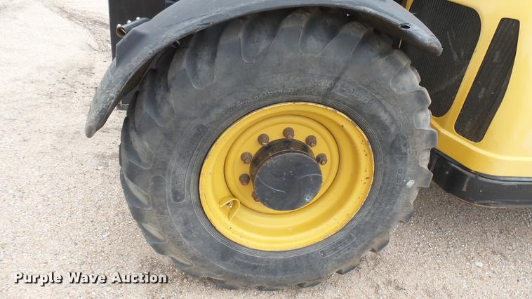 image for item DA7824 2007 Caterpillar TL943 telehandler