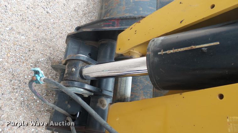 image for item DA7824 2007 Caterpillar TL943 telehandler