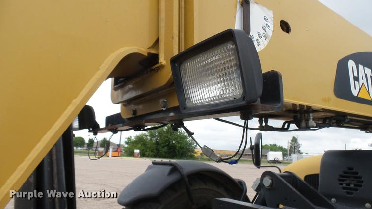 image for item DA7824 2007 Caterpillar TL943 telehandler