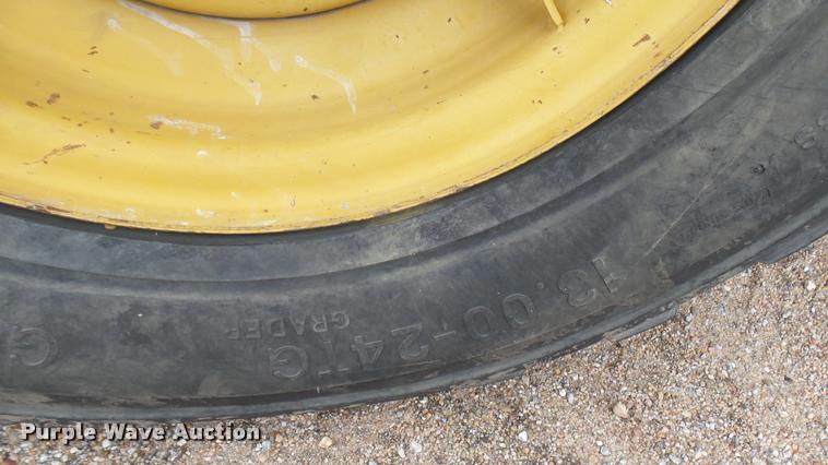 image for item DA7824 2007 Caterpillar TL943 telehandler