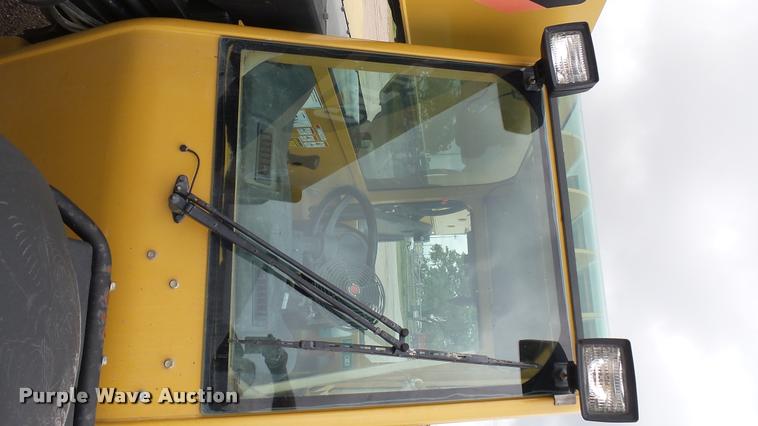 image for item DA7824 2007 Caterpillar TL943 telehandler