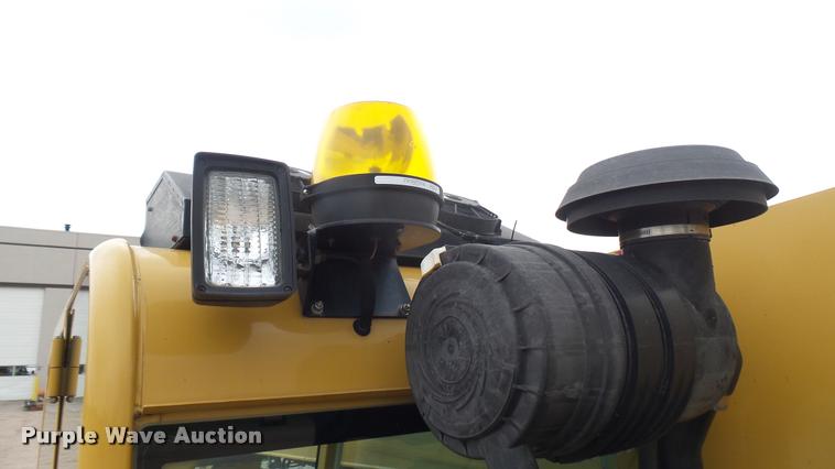 image for item DA7824 2007 Caterpillar TL943 telehandler