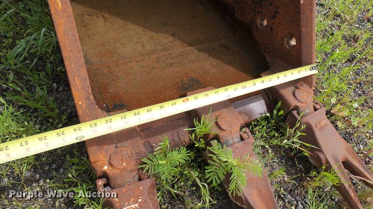 image for item DA7848 Lag excavator bucket