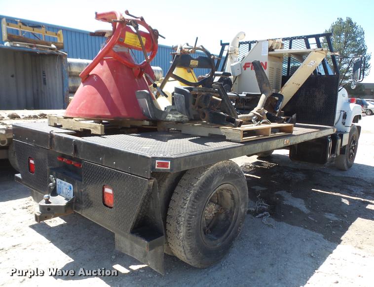 image for item DA8066 1991 GMC C7000 TopKick flatbed truck