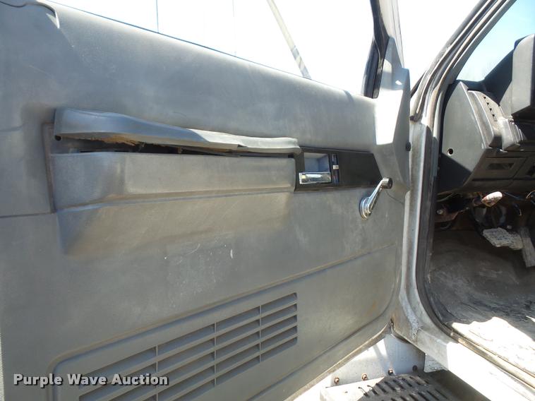 image for item DA8066 1991 GMC C7000 TopKick flatbed truck